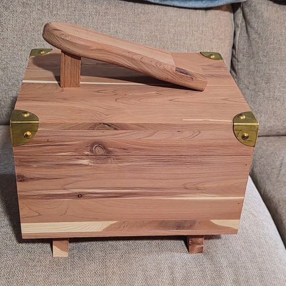 Grand Cedar Shoe Vallet - Picture 3 of 9